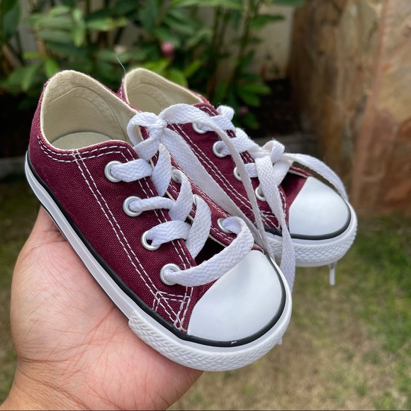 Converse Maroon Color - Picture 1 of 4